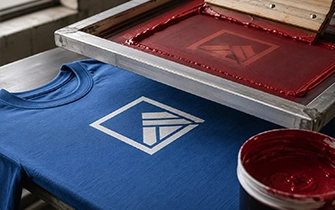 Sérigraphie t-shirt aplat couleur volume 50+ unités résistance lavage