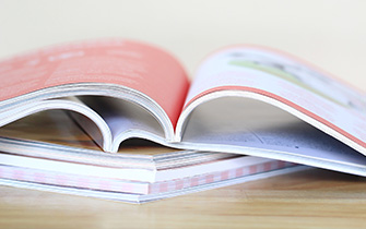 Brochure dos carré collé pour présentation haut volume