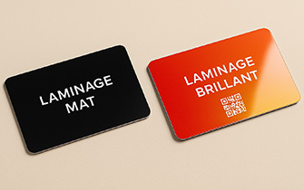 Carte plastifiée avec laminage brillant et laminage mat